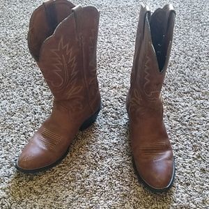 Ariat cowgirl boots